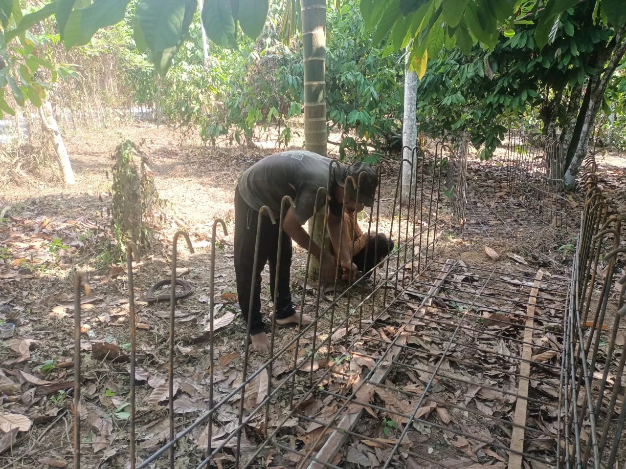Satgas TMMD 129 Rangkai Besi Konstruksi Box Culvert, Perkuat Akses Jalan Pertanian Warga