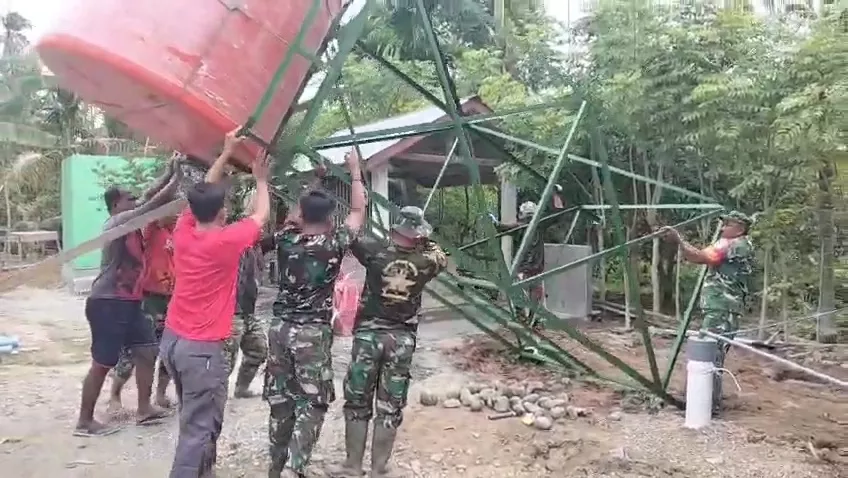 Satgas TMMD ke-129 Pasang Tower dan Tandon Air di Dayah Lhok Panah