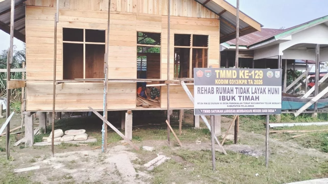 RTLH Milik Ibu Timah di Pangkalan Terap Capai Progres 80 Persen Lewat TMMD ke-129