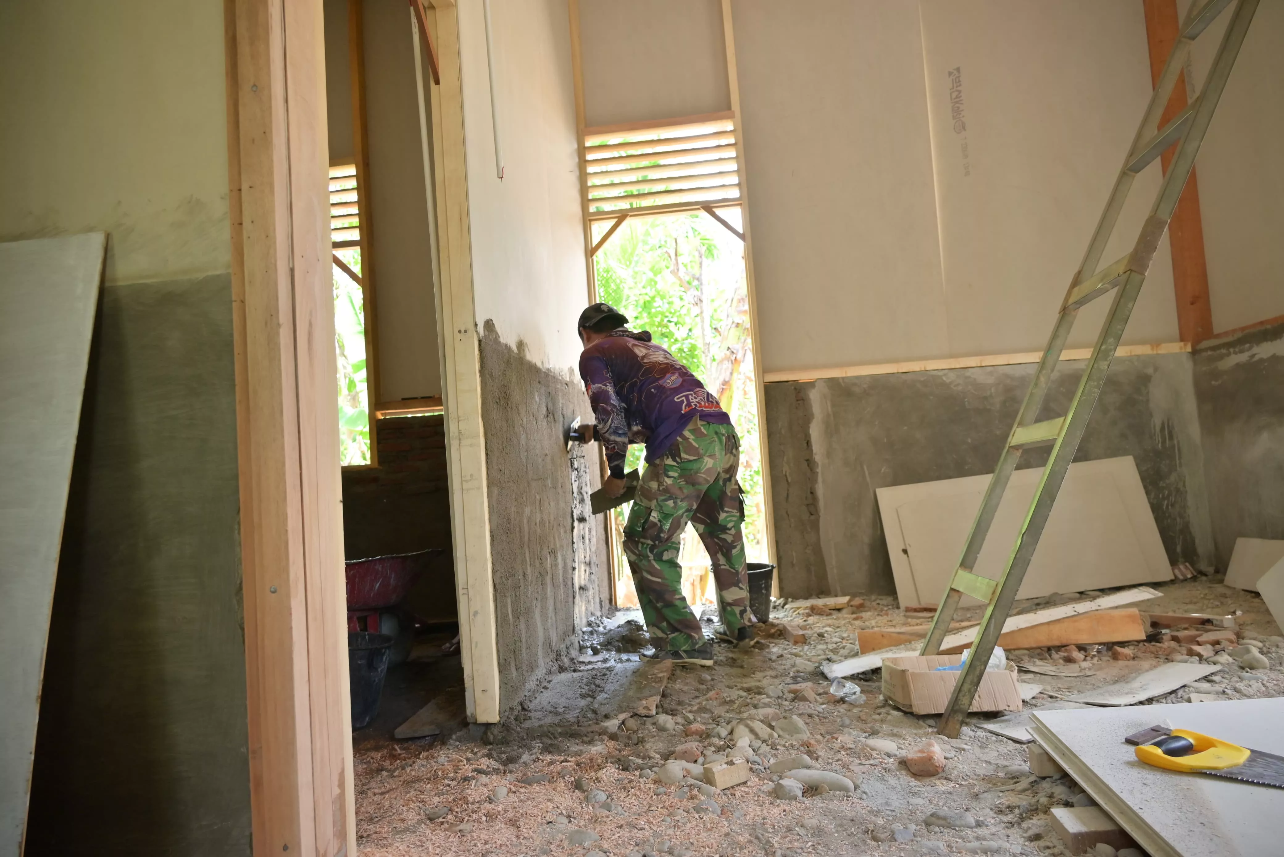 Rumah Nyak Ubit Perlahan Bangkit, Satgas TMMD ke 129 Wujudkan Hunian Layak untuk warga Kurang Mampu