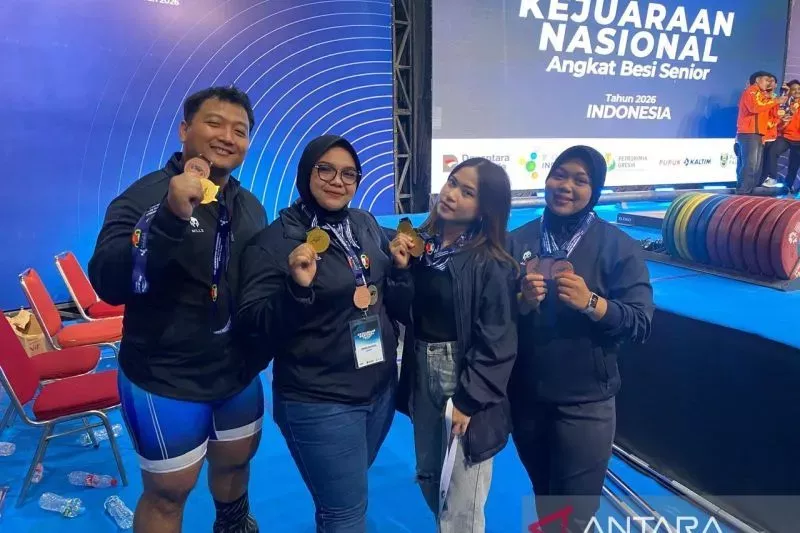 Lifter Muda Jambi Bersinar di Bandung, Borong 5 Emas dan Siap Bidik PON 2028