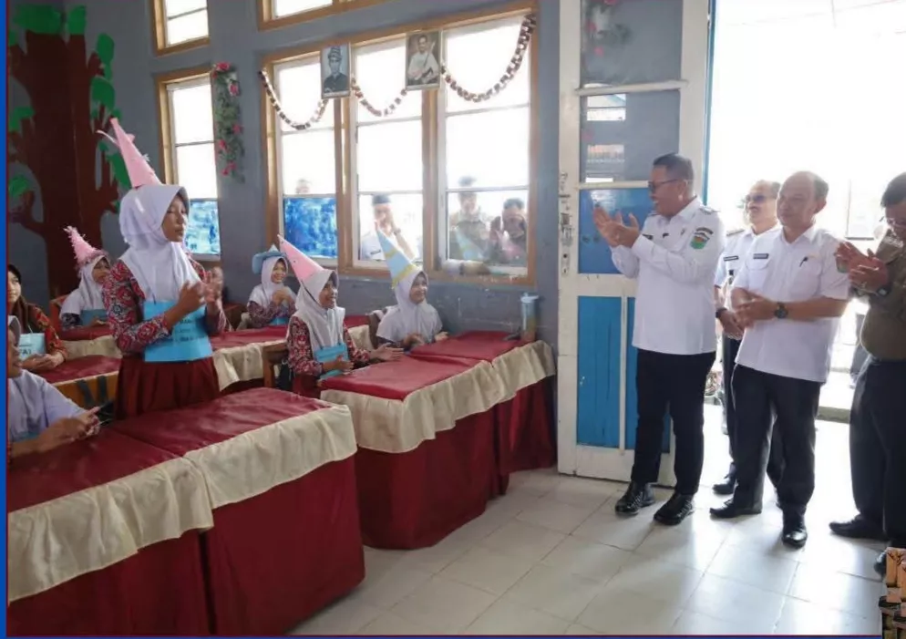 Wali Kota Alfin Buka MPLS Ramah 2026, Bagikan Seragam Gratis dan Pastikan Sekolah Aman dari Perundungan
