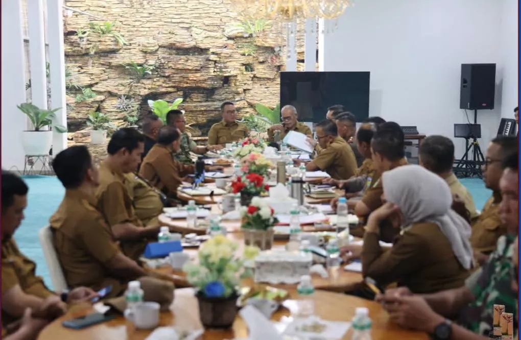 Wali Kota Alfin Pimpin Evaluasi Penataan Pasar Tanjung Bajure, Tekankan Pendekatan Humanis