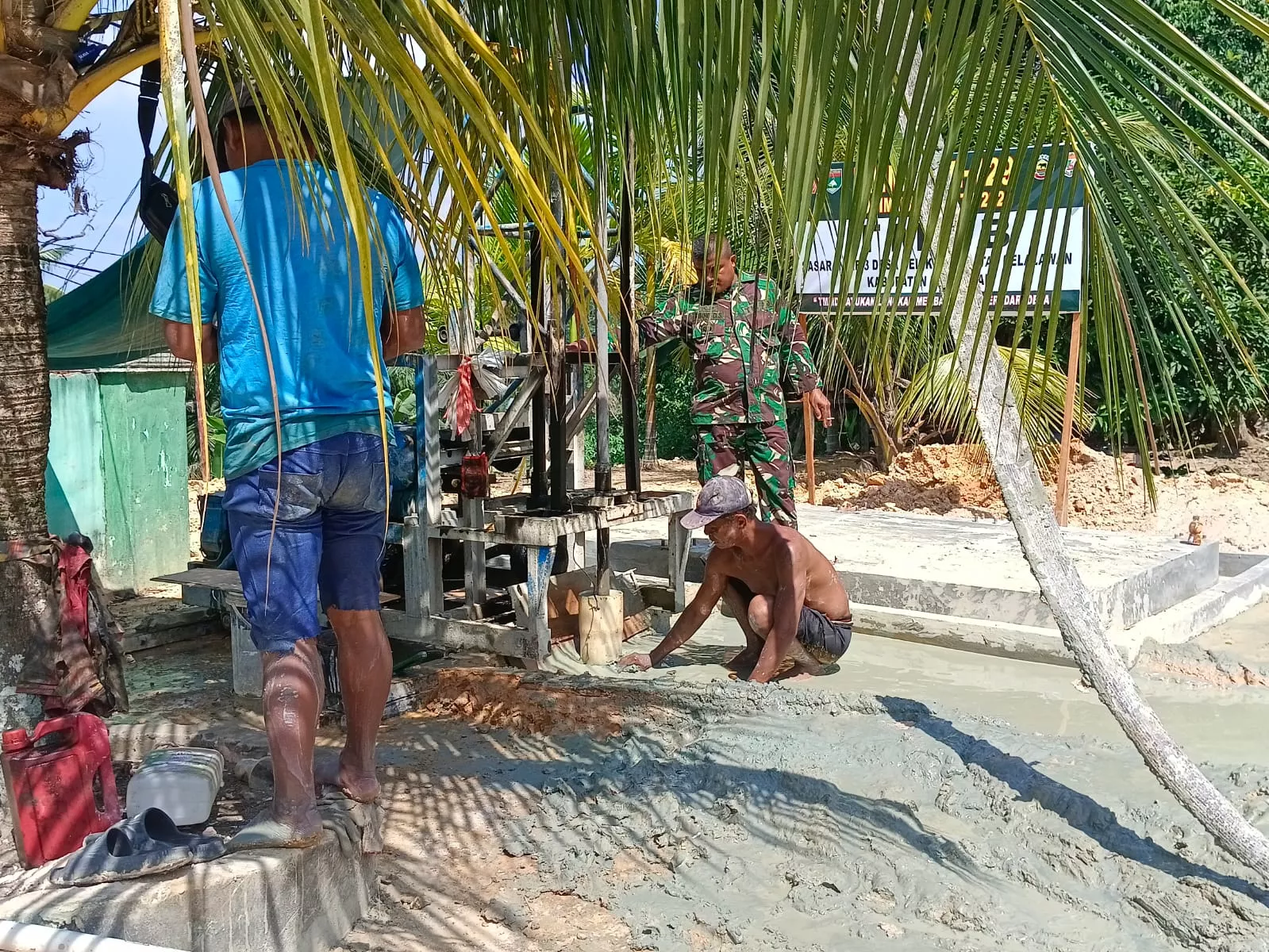 Sumur Bor TMMD ke-129 Kodim 0313/KPR di Desa Delik Tembus 42 Meter di Hari Pertama
