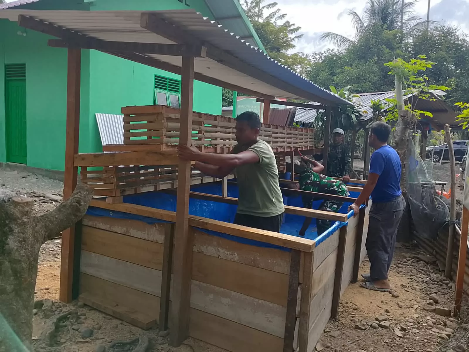 TMMD ke-129 Kodim 0102/Pidie Rampungkan Lima Kandang Ayam Petelur dan Kolam Lele di Lhok Panah