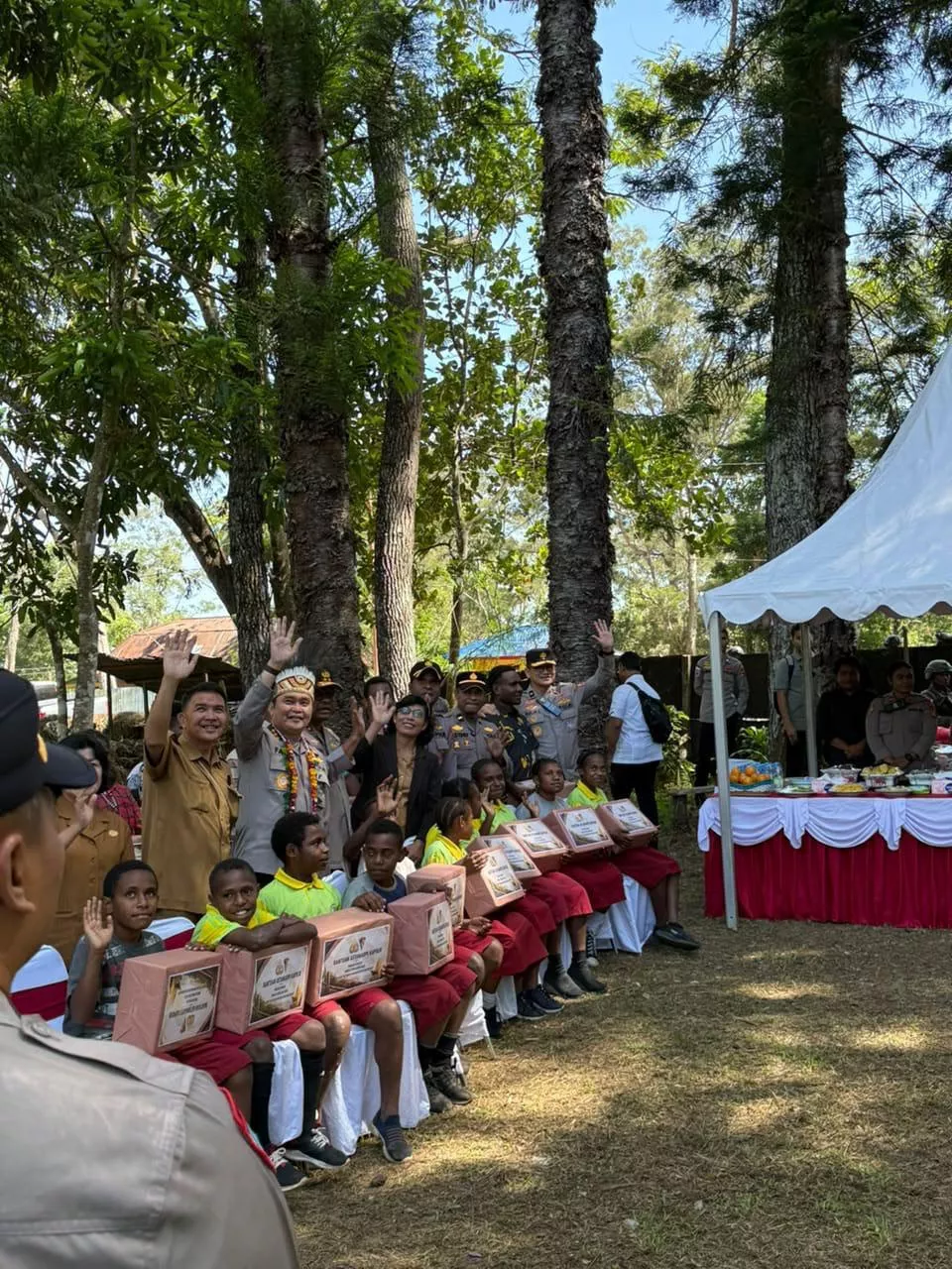 Astamaops Kapolri Berbagi Semangat Belajar Bersama Anak-Anak Papua di Pusat Olah Seni Wesaput