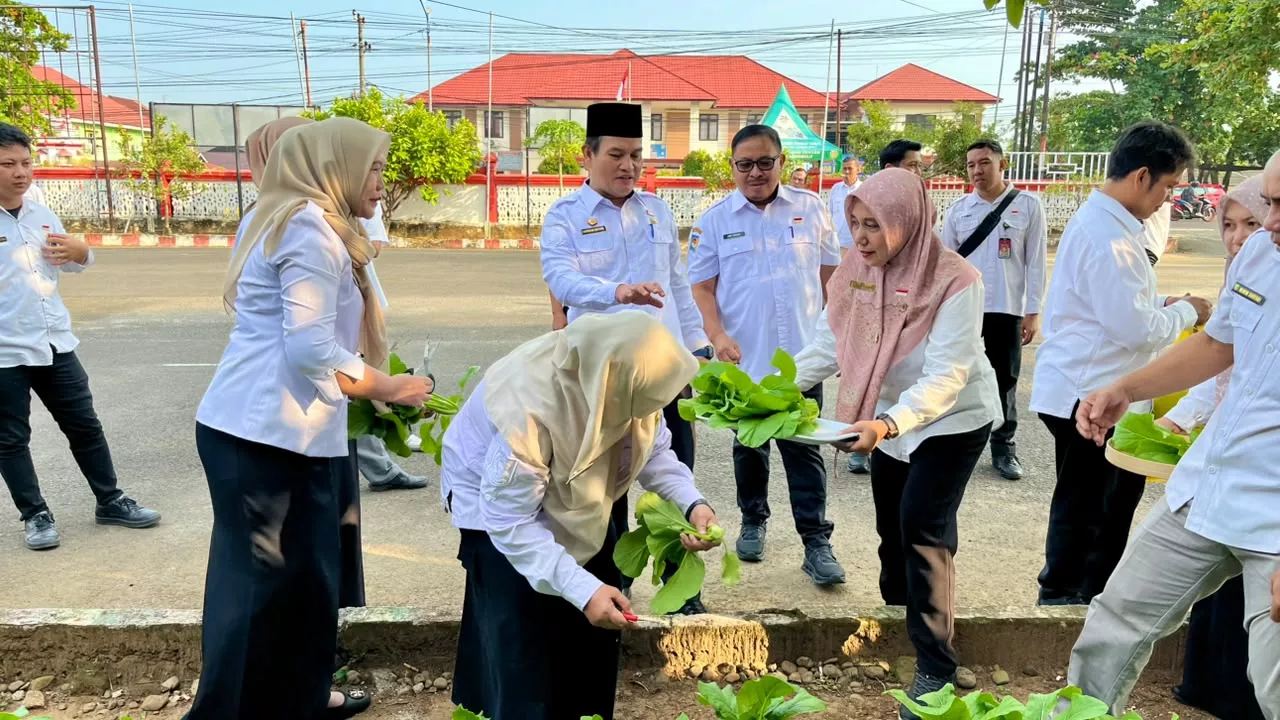 Dinas Ketahanan Pangan Jadi Contoh, Sekda Bengkulu Minta OPD Manfaatkan Lahan Kantor