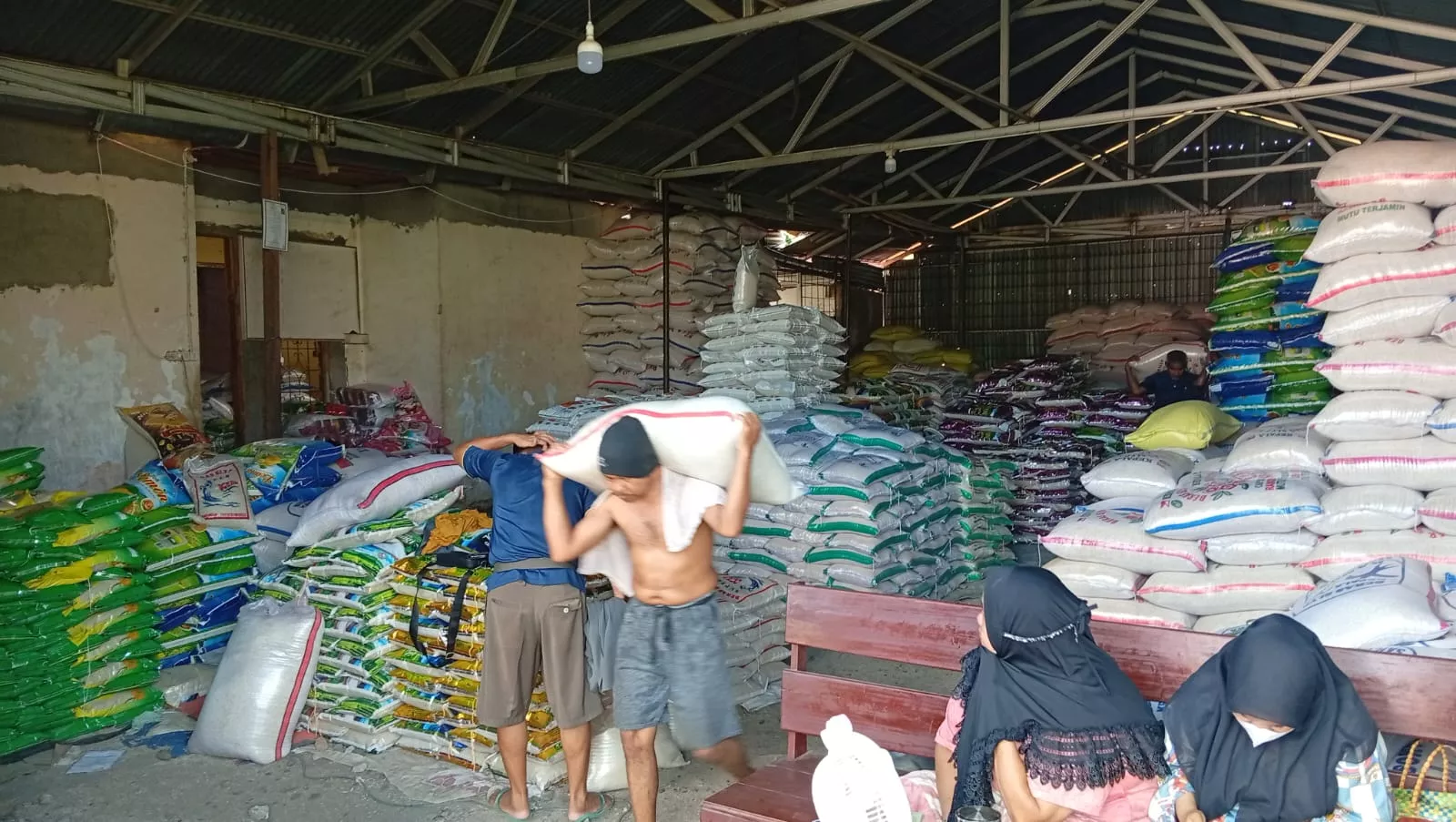 Sumber Kenyang, Distributor Beras yang Bertahan Berkat Kualitas dan Kepercayaan