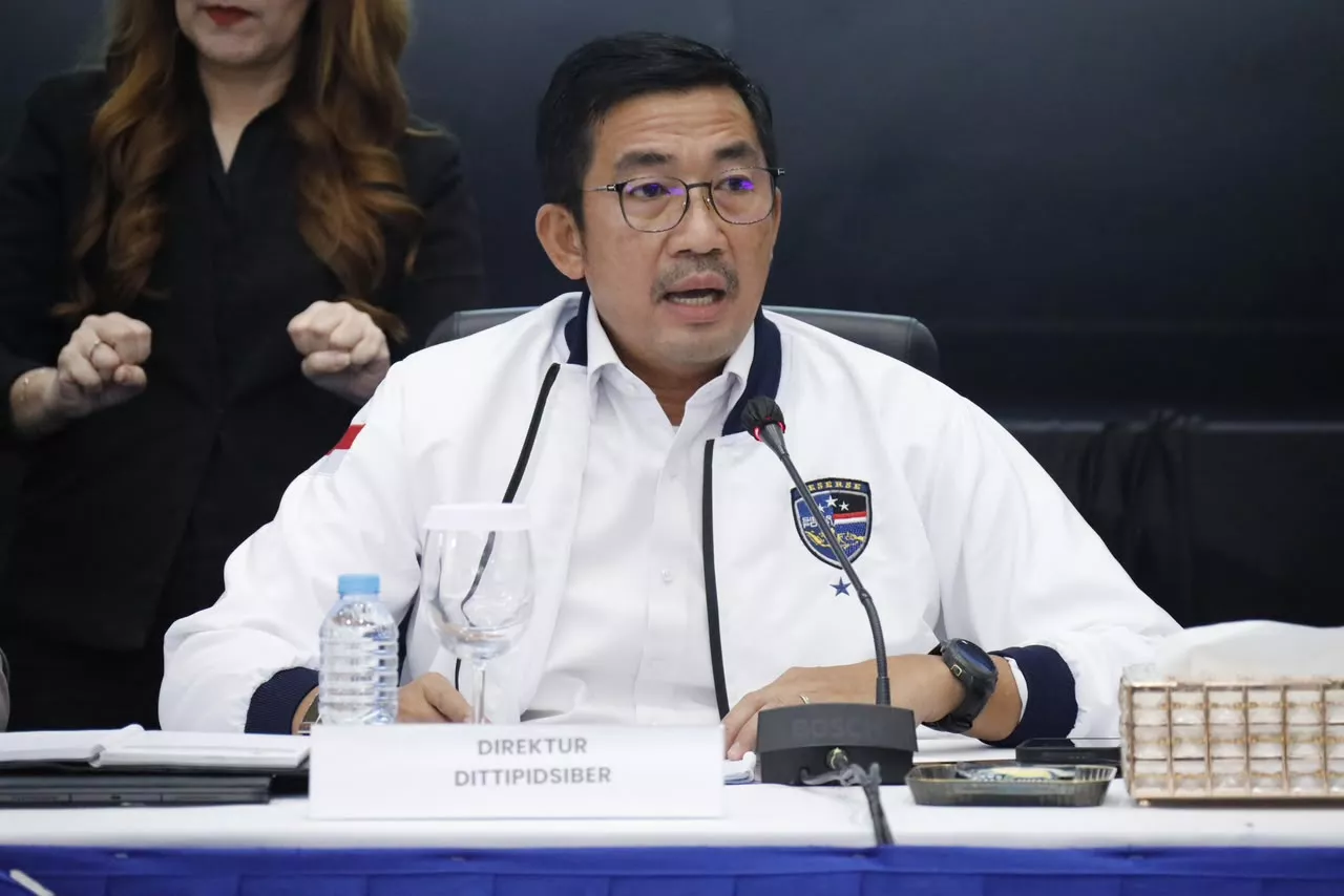 Bareskrim Polri Bongkar Praktik Live Streaming Pornografi di TikTok dan Tevi, Enam Tersangka Diamankan