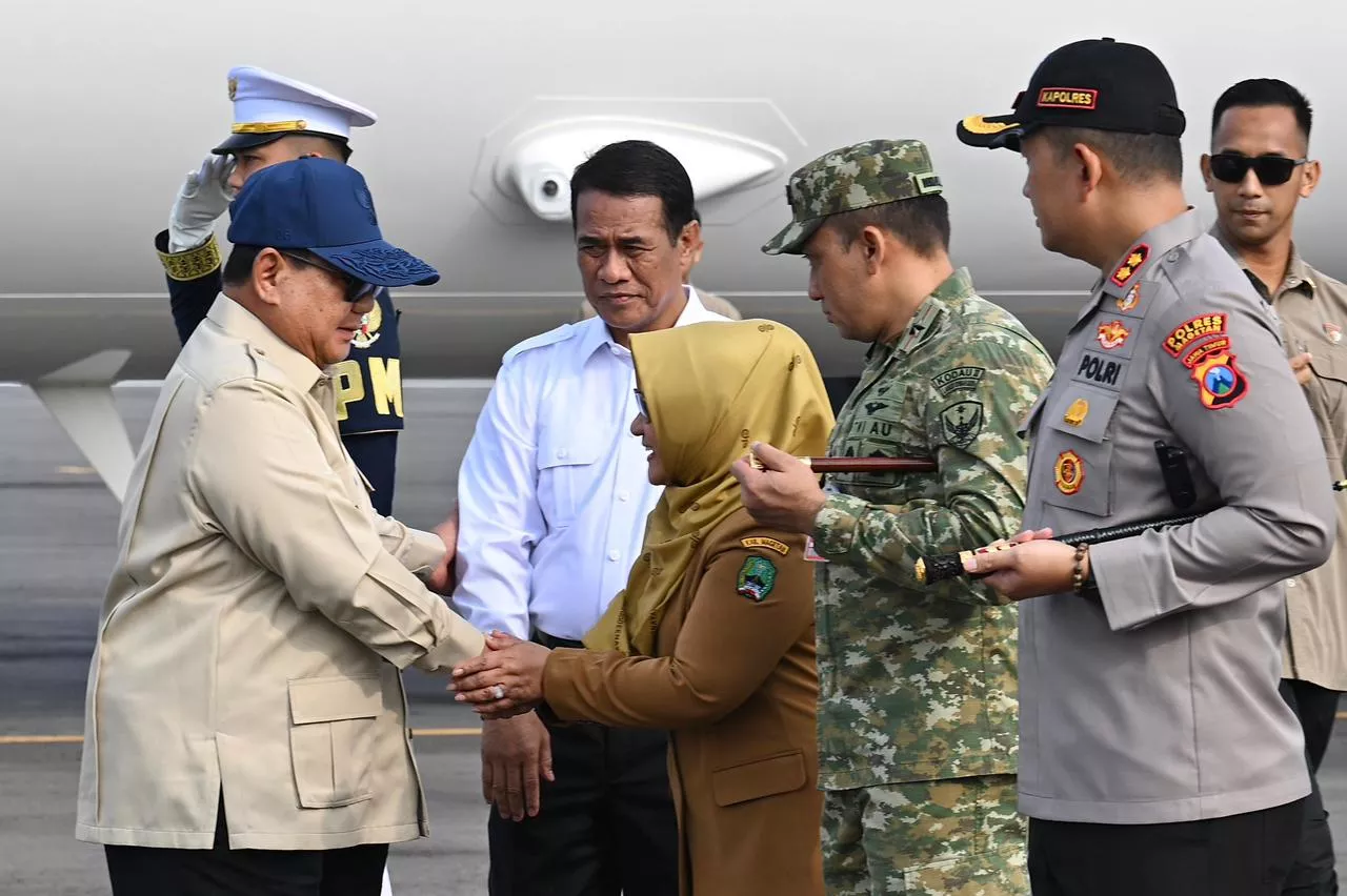 Kunjungan Kerja ke Jatim Presiden Prabowo Fokus Ketahanan Pangan dan Resmikan 166 SPPG Polri