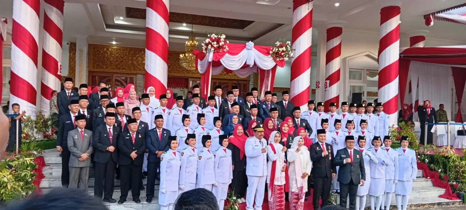 Penurunan Bendera HUT ke-81 RI di Bengkulu Berlangsung Khidmat dan Lancar