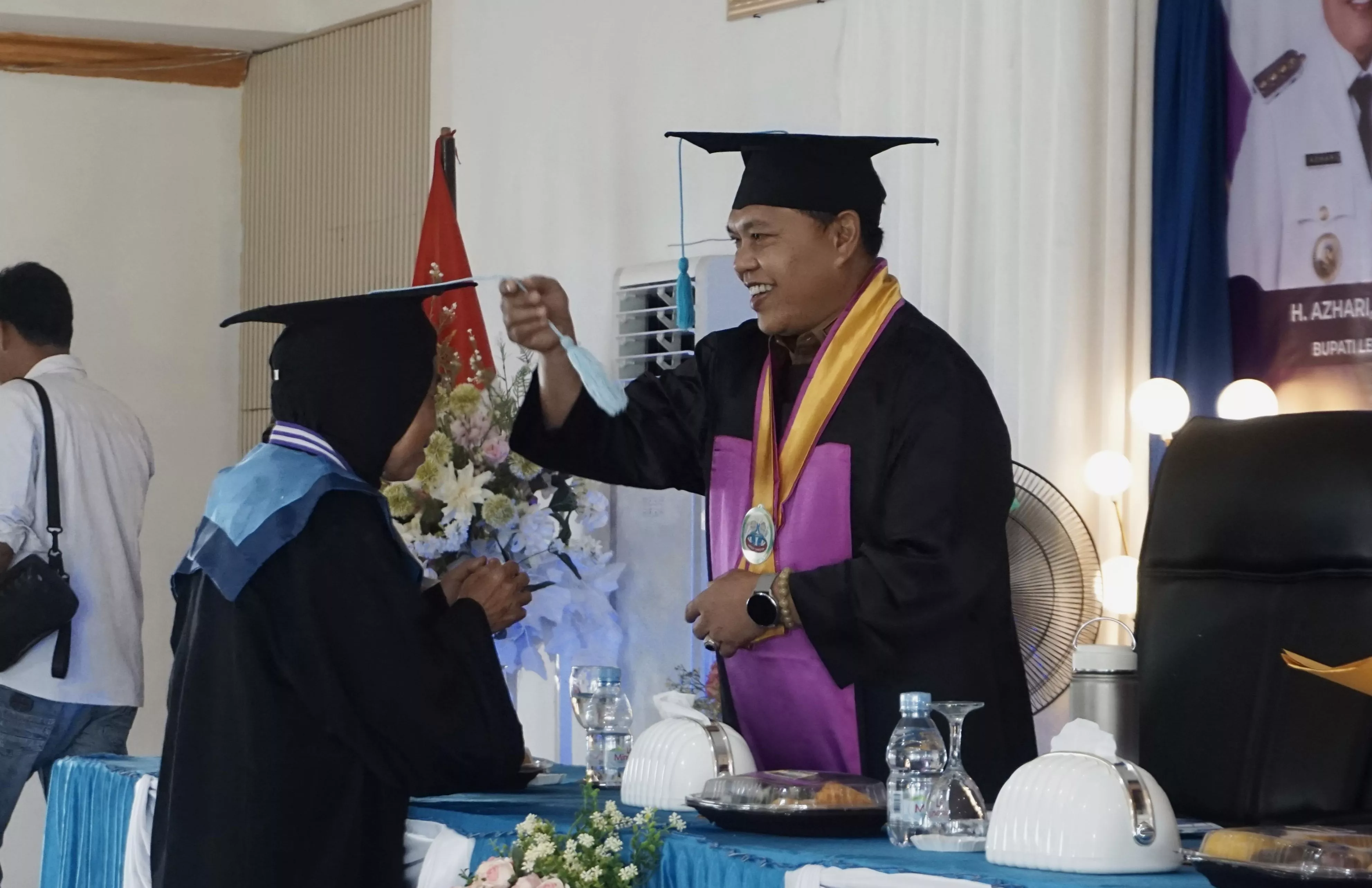 Bupati Azhari Lepas Puluhan Wisudawan Sekolah Lansia di Lebong