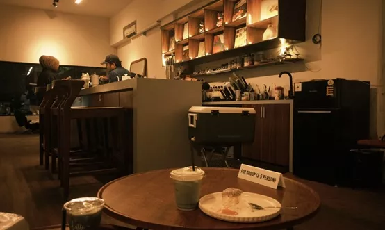 Budaya Nongkrong Anak Muda Bengkulu di Kafe: Ruang Diskusi atau Sekadar Gaya Hidup?