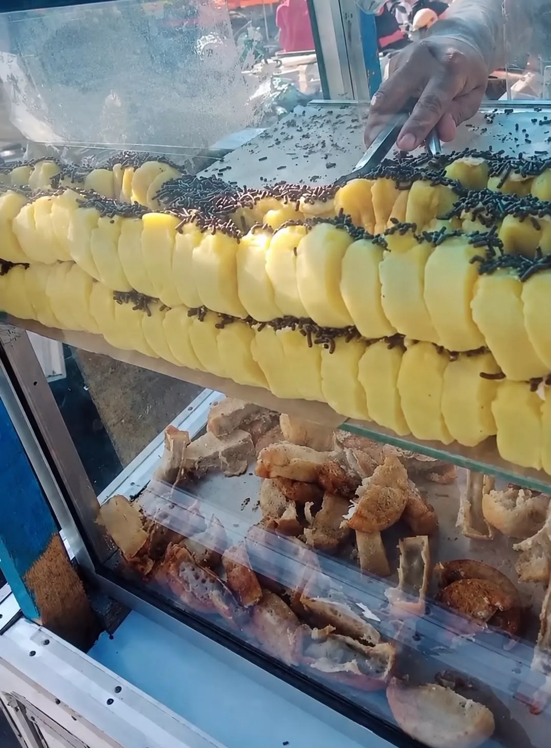 Di Tengah Tren Jajanan Modern, Kue Pukis PTM Bengkulu Tetap Diminati Pembeli