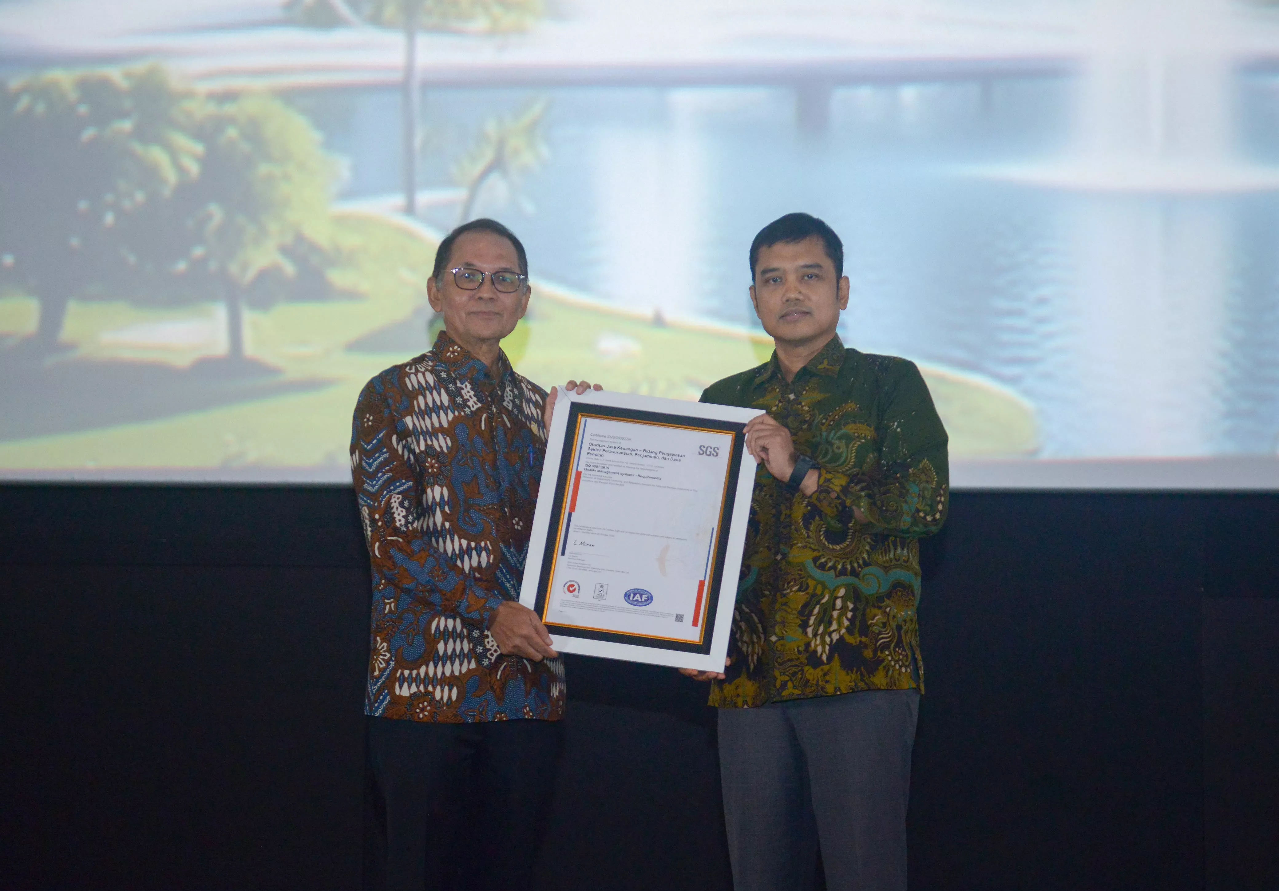 OJK Raih Sertifikasi ISO 9001:2015, Perkuat Standar Mutu dan Akuntabilitas Pengawasan Sektor PPDP