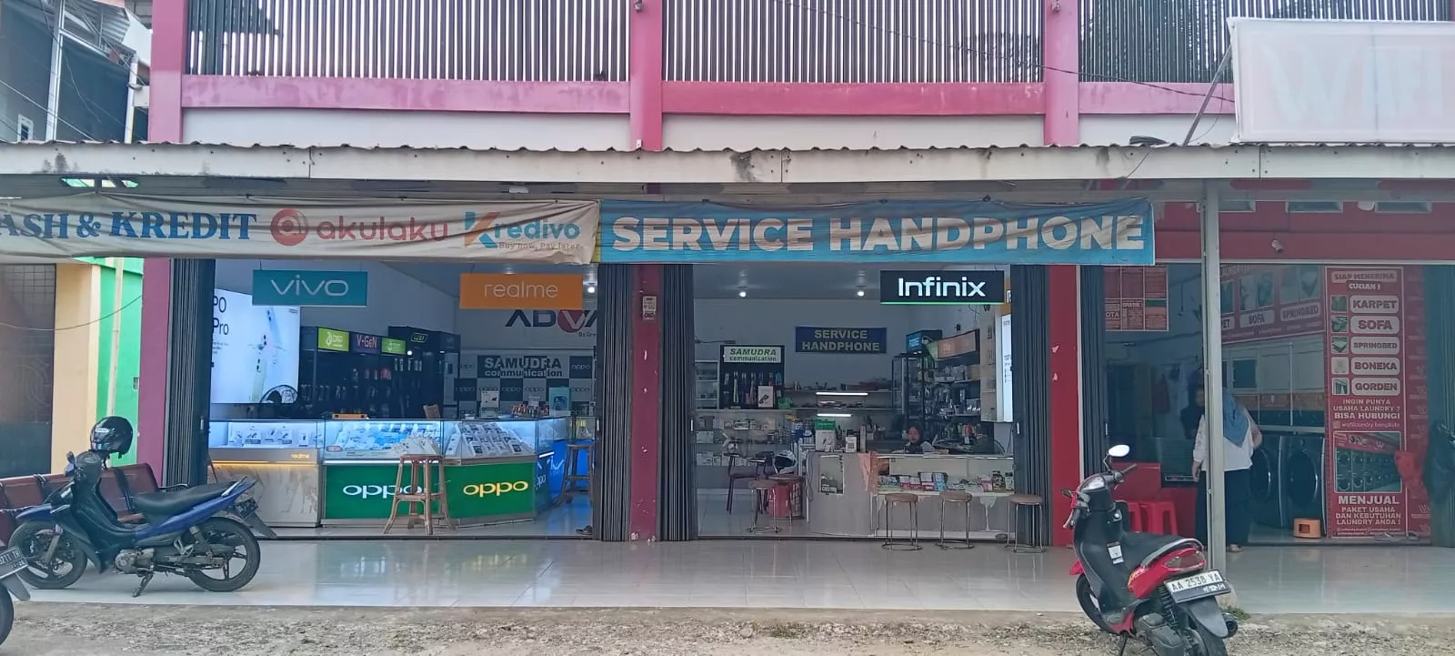 Mengintip Dapur Samudra Cell: Tempat Servis HP Terpercaya yang Berawal dari Hobi