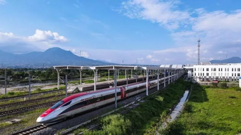 Layani 126.000 Lebih Penumpang Saat Libur Panjang, Whoosh Kembali Buktikan Kemampuan Berikan Layanan Berkualitas Tinggi