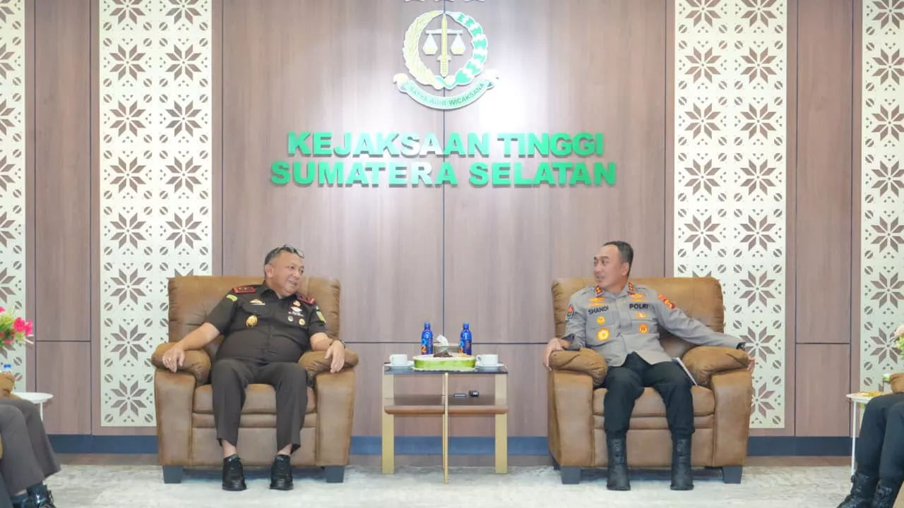 Silaturahmi ke Kejati, Kapolda Sumsel Rapatkan Barisan 'Nyago Bumi Sriwijaya