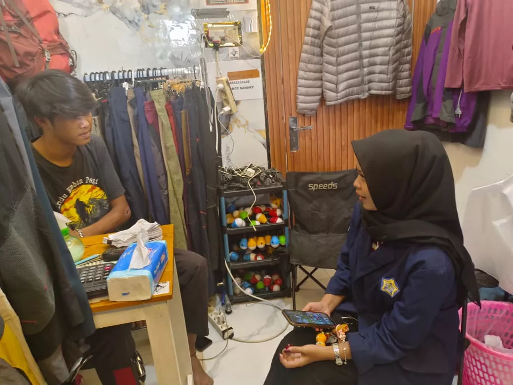 Riset Ungkap Sisi Lain Bukit Kaba: Pemandu  Wisata Bertaruh Risiko Minim Fasilitas