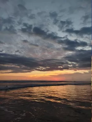 Fenomena Pantai Pasir Putih Yang Ramai Dikunjungi Pemuda Bengkulu