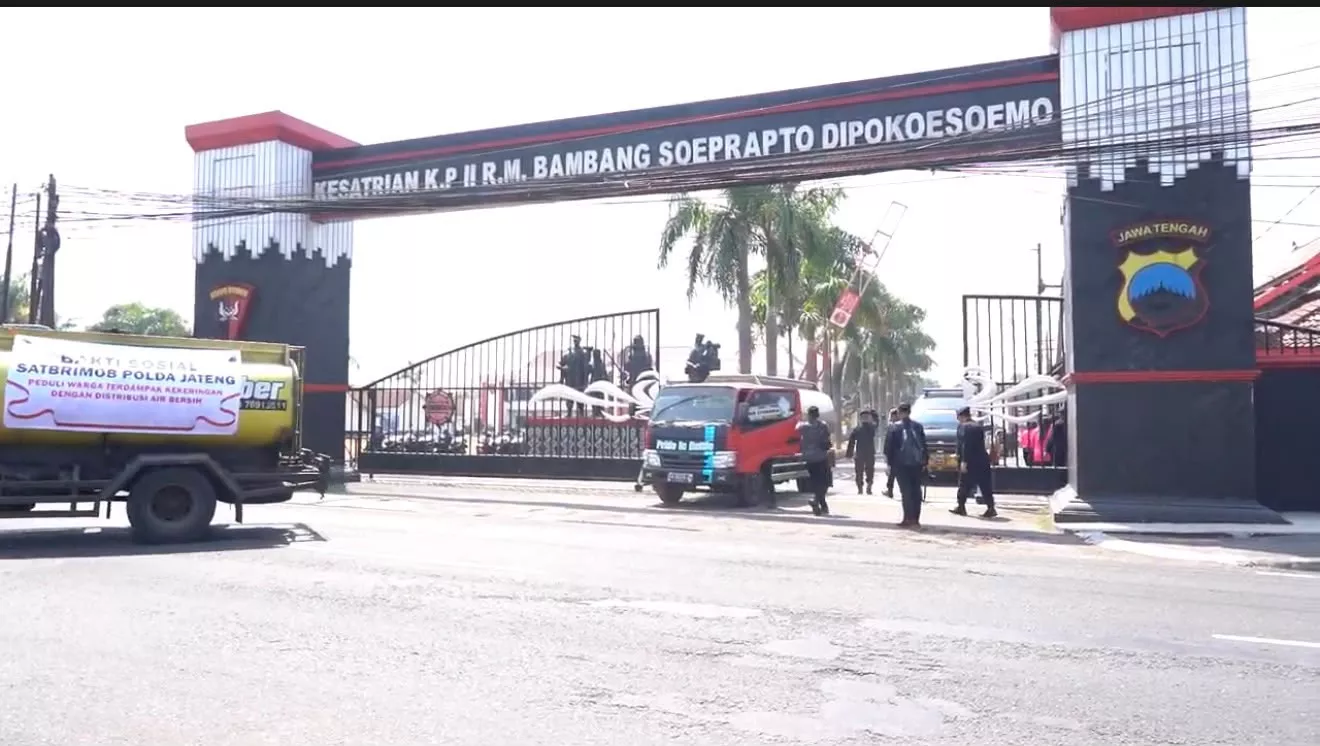 Brimob Jateng Salurkan 485 Ribu Liter Air Bersih untuk Warga Terdampak Kekeringan