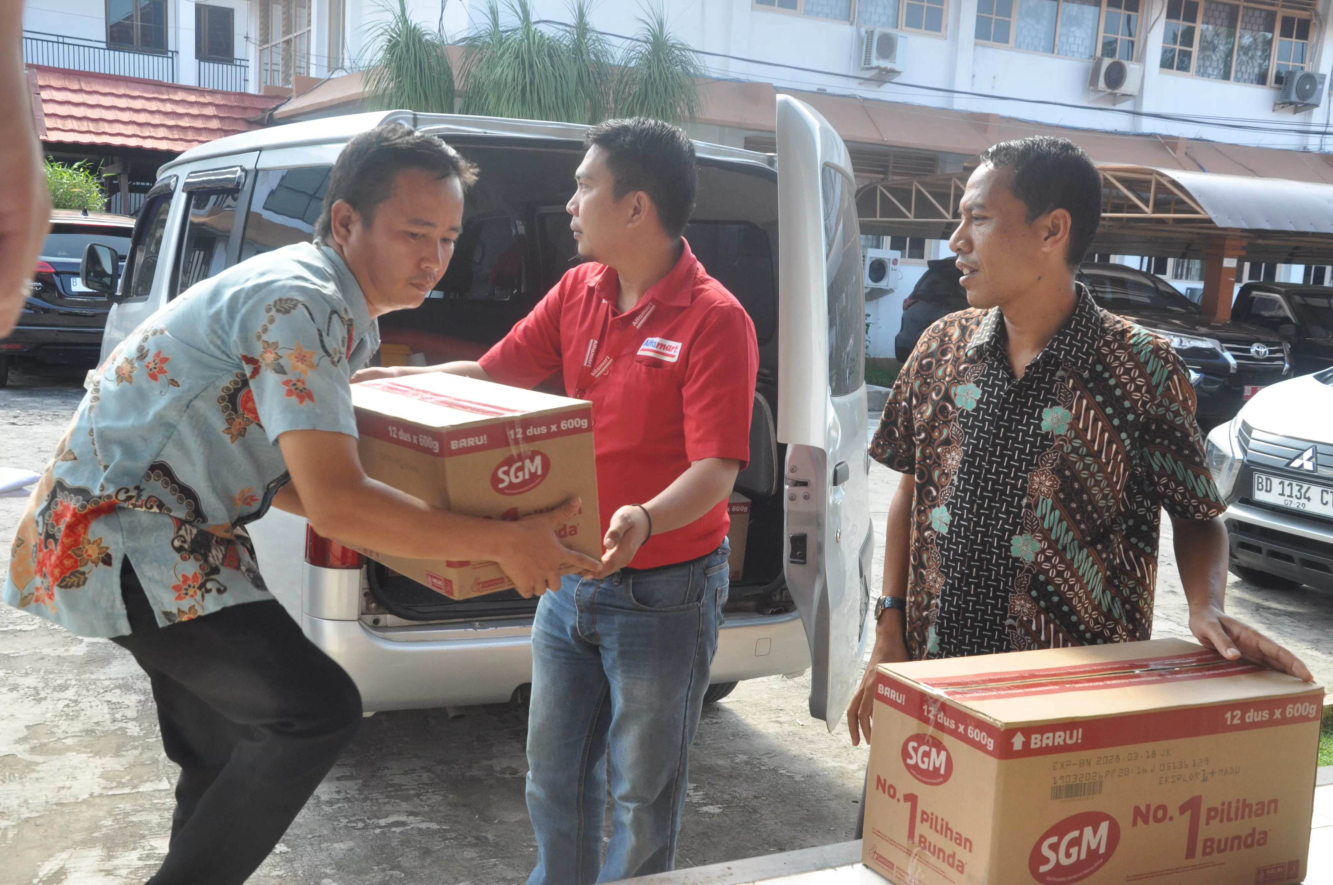 Aksi Pentahelix Cegah Stunting, BKKBN–Alfamart Salurkan 18 Ribu Butir Telur