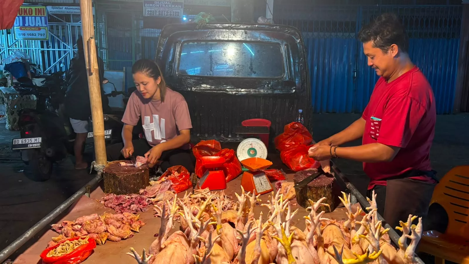 MBG Bergulir, Harga Ayam Tembus Rp38 Ribu/Kg 