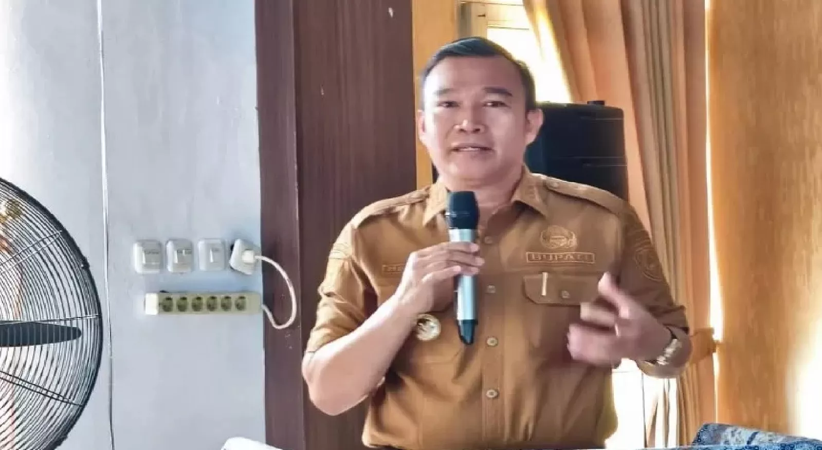 Cuaca Ekstrem Melanda, Bupati Zurdi Nata Siagakan Alat Berat di Titik Rawan Longsor Jalur Lintas