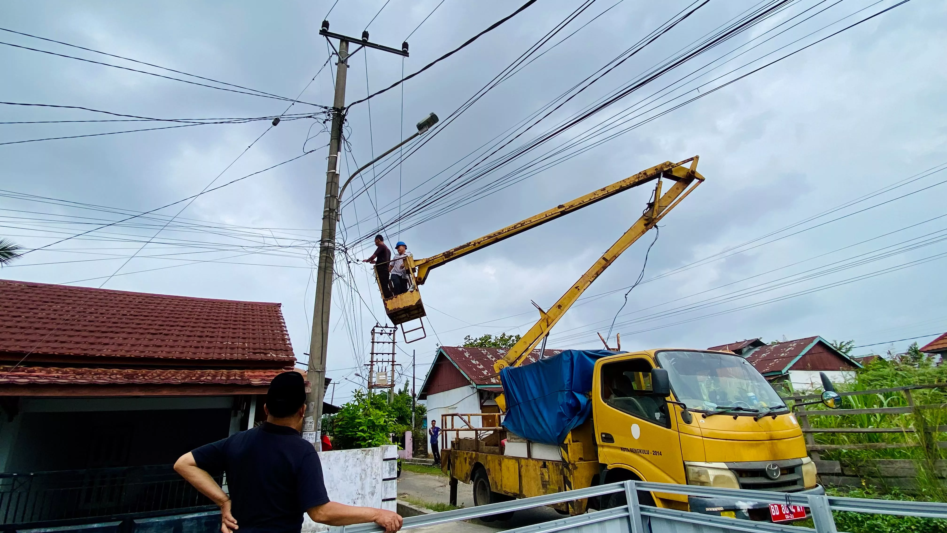 Perbaikan Lampu Jalan Bertahap, Warga Harap Penanganan Lebih Cepat demi Keselamatan Pengguna Jalan