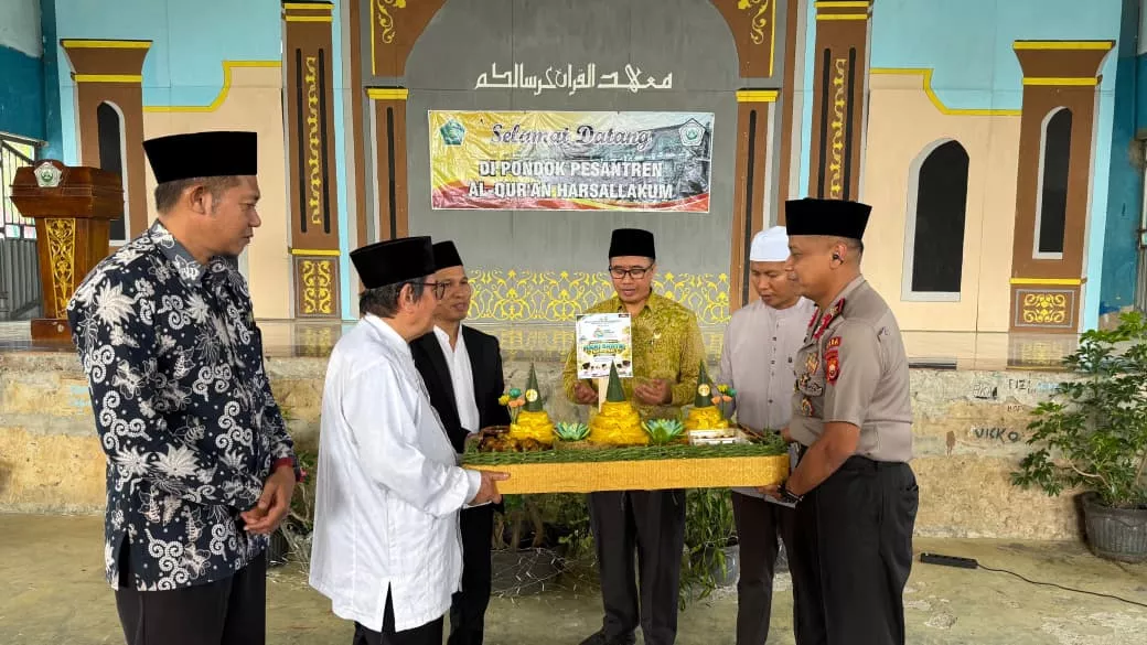 Hari Santri, Wakapolda Bengkulu Bawa Tumpeng dan Beri Pesan untuk Generasi Santri Ponpes Al-Qur’an Harsallakum
