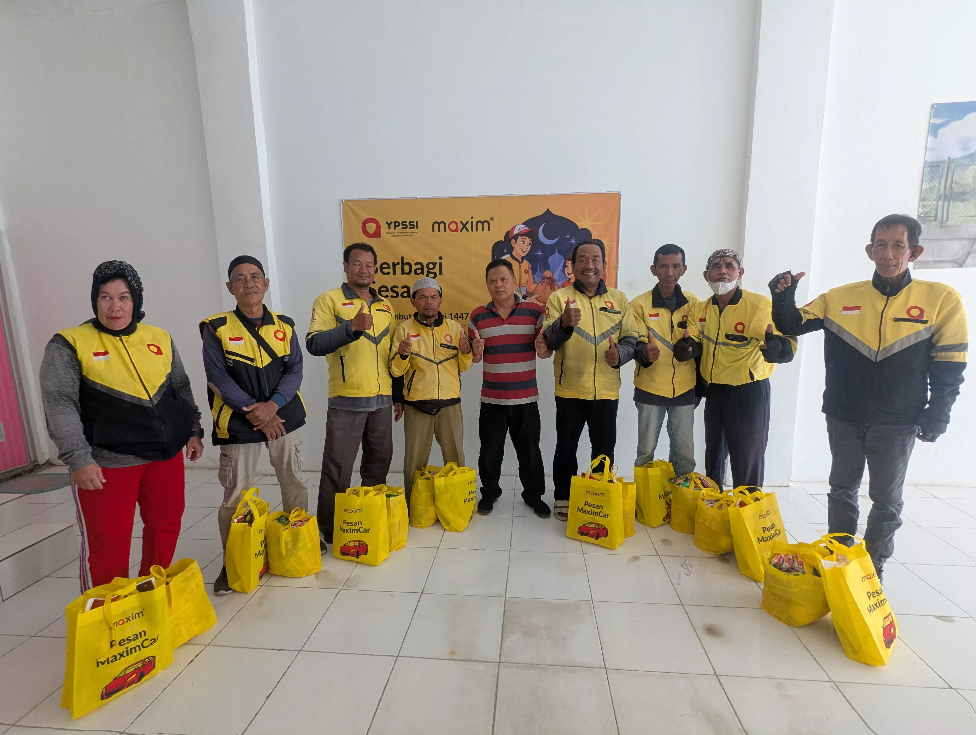 Maxim Perkuat Dukungan bagi Mitra Pengemudi di Bengkulu lewat Sembako dan BHR Ramadan