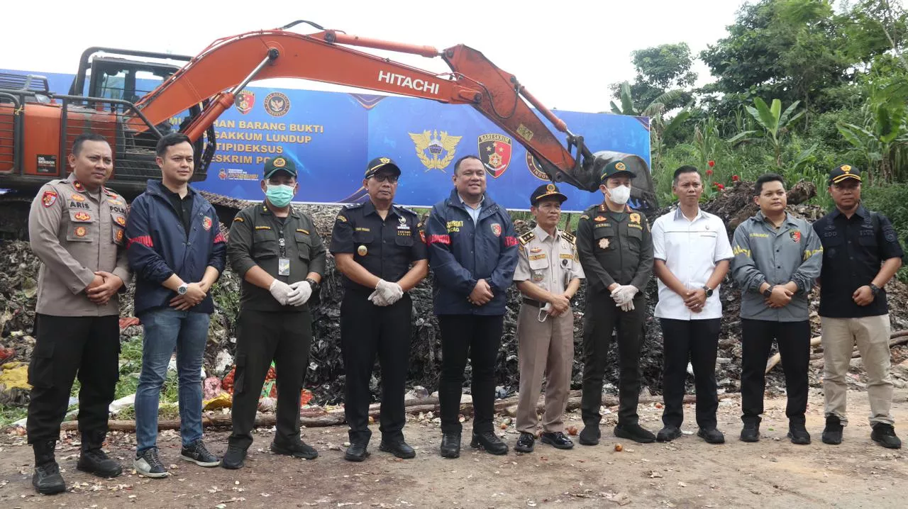 Bareskrim Polri Musnahkan Ribuan Kilogram Bawang Impor Ilegal dari Jalur Tikus Perbatasan Malaysia