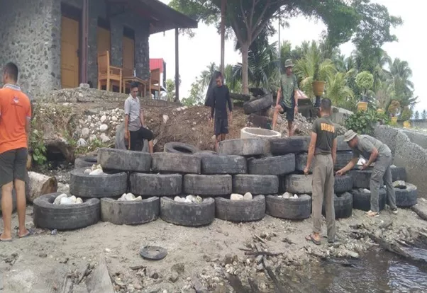 Menghapus Jejak Karbon di Jalur Energi, Elnusa Petrofin Sulap Ban Bekas Jadi Benteng Pesisir
