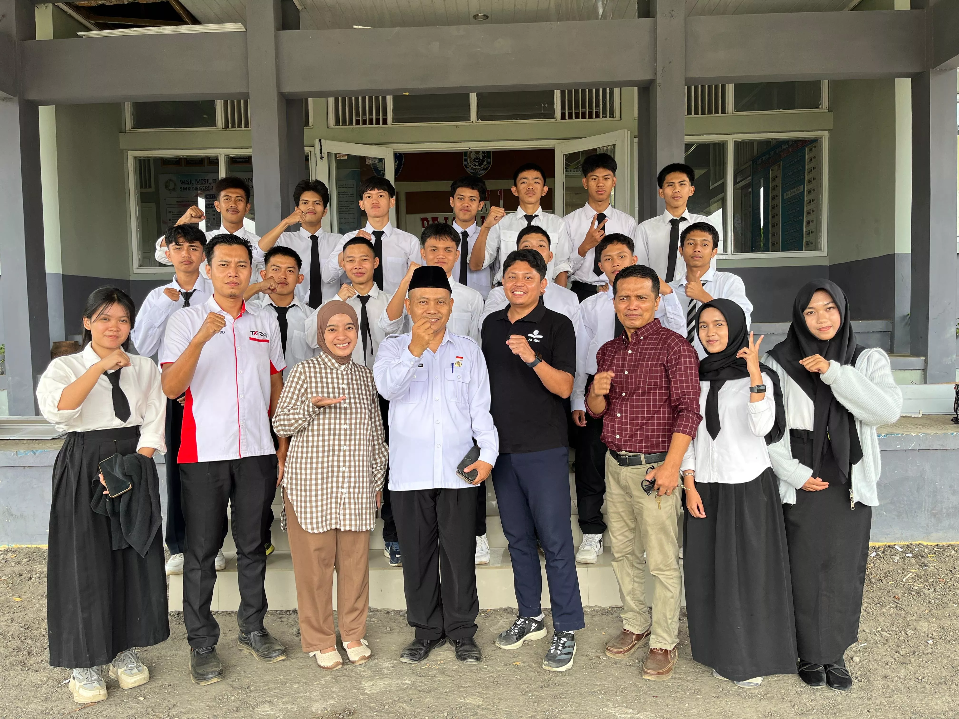 Dari Kelas Industri ke Jepang, 11 Lulusan SMKN 1 Rejang Lebong Sudah Bekerja