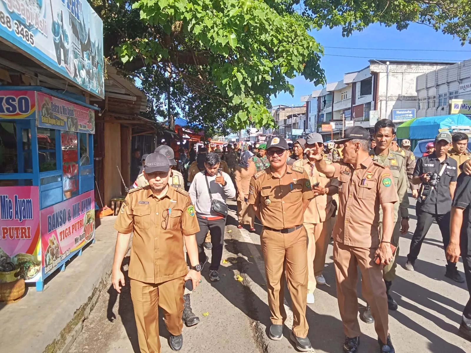 Penataan Pasar Berhasil, 116 Pedagang Sukarela Bongkar Lapak dan Pindah ke Lokasi Resmi