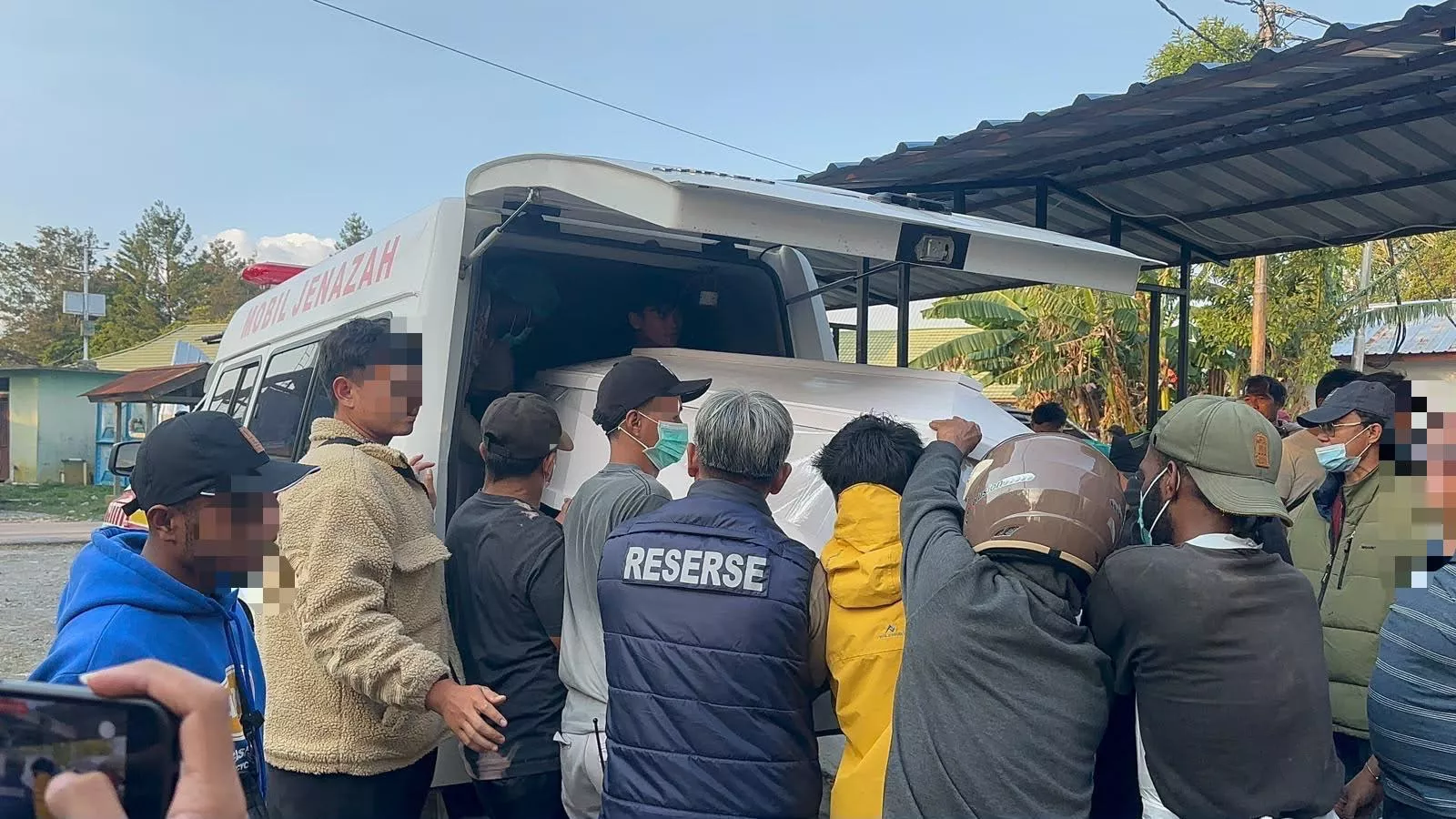 RESPONS CEPAT SATGAS KEPOLISIAN OPERASI DAMAI CARTENZ, POLRES JAYAWIJAYA DAN KOOPS TNI HABEMA TANGANI DUGAAN PEMBUNUHAN SOPIR LAJURAN DI HABEMA