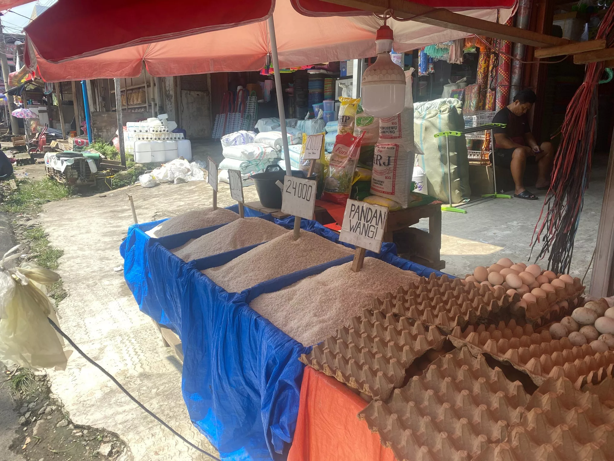 Daya beli Masyarakat Menurun, Pedagang Beras dan Telur Ikut Terdampak
