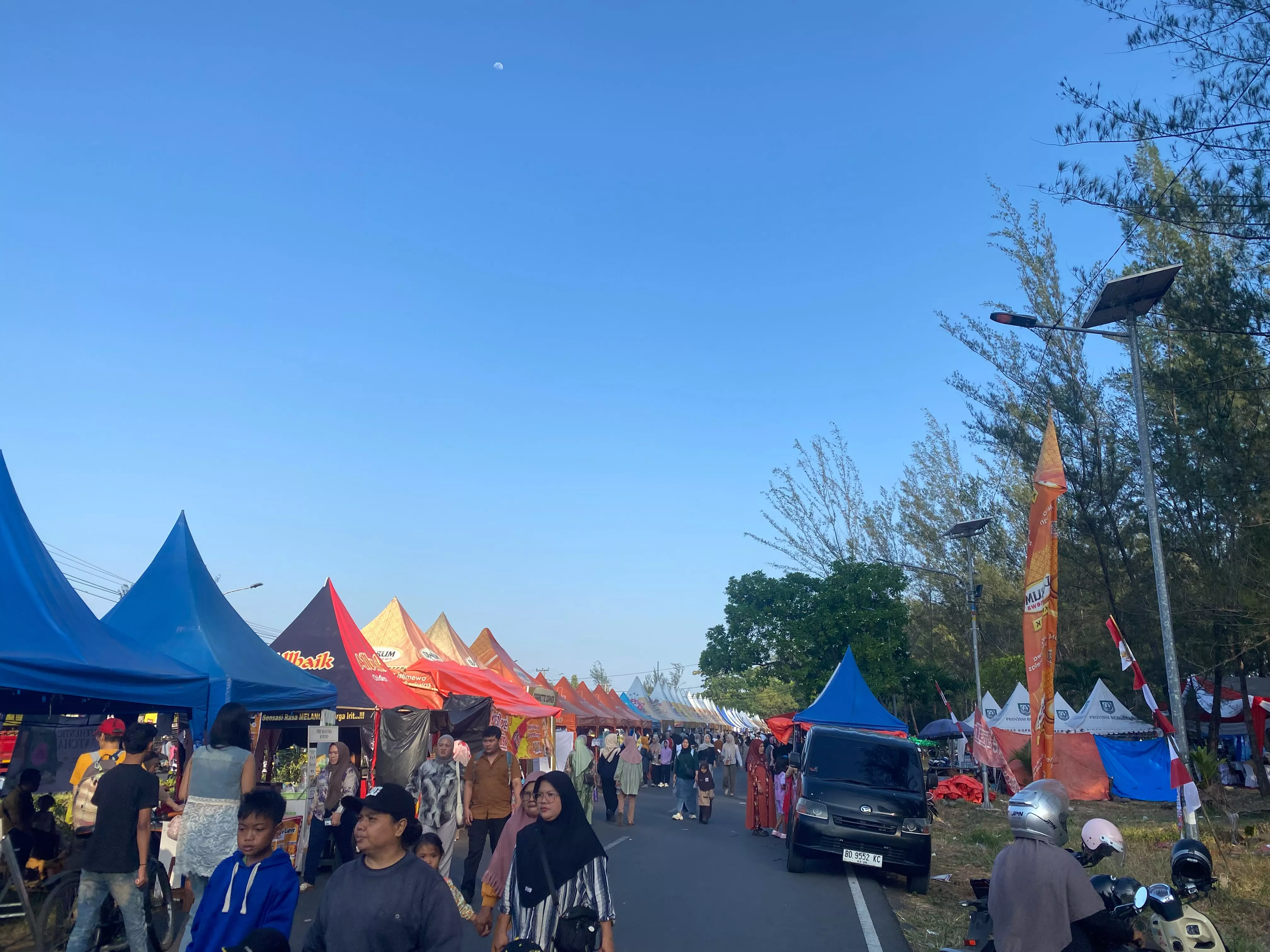 Puluhan UMKM Meriahkan Festival Pantai Panjang Bengkulu