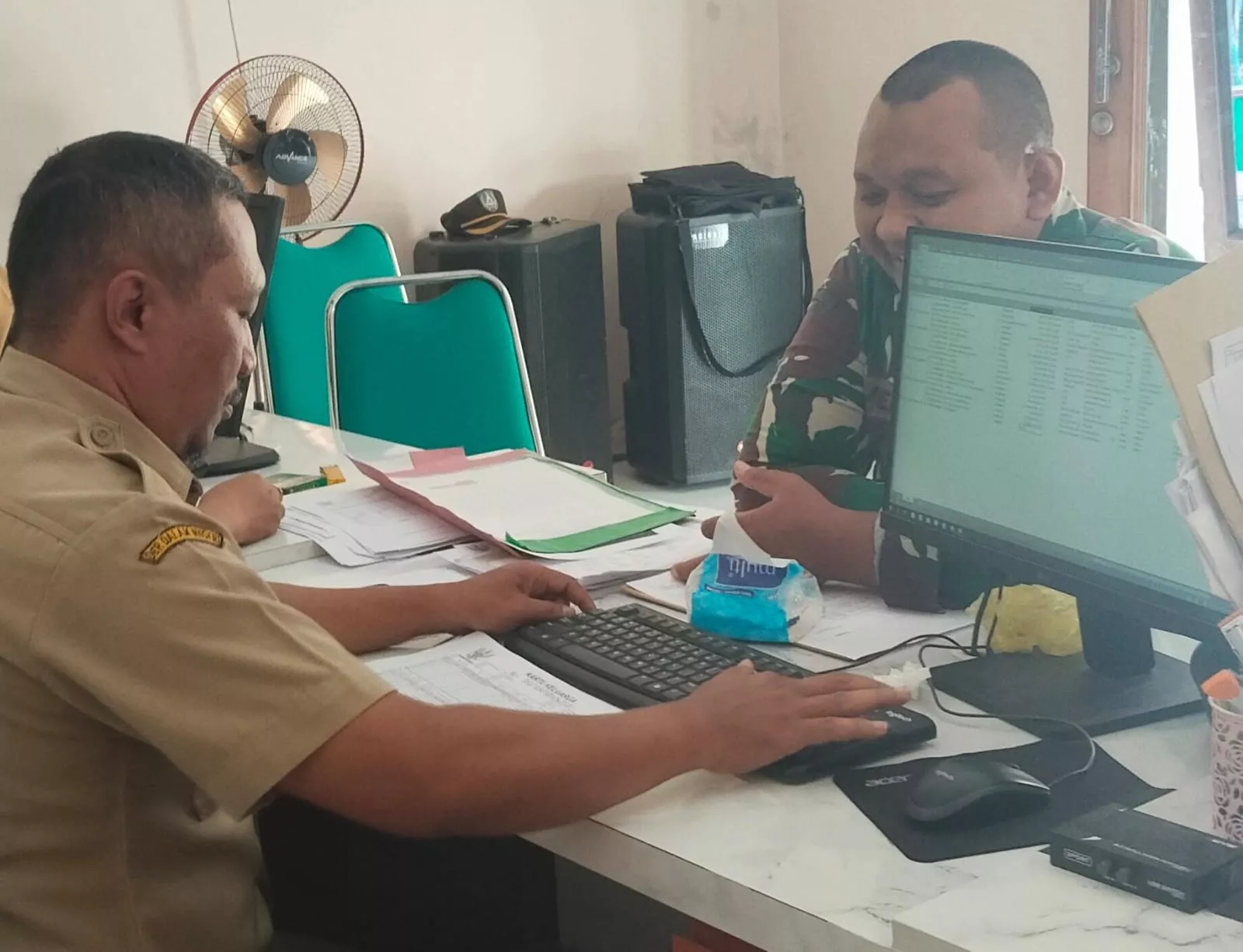 Babinsa Koramil Plandaan Perkuat Sinergitas dengan Perangkat Desa Puri Semanding