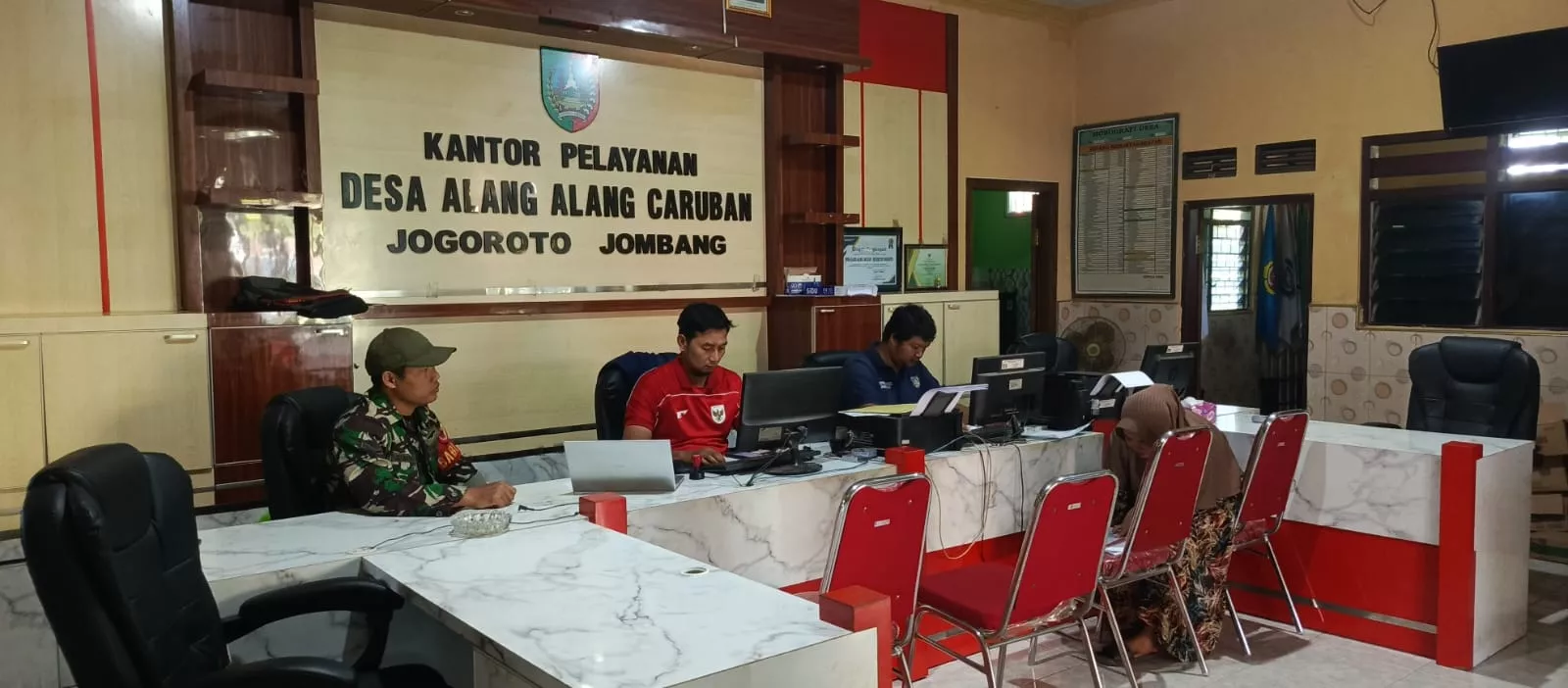 Babinsa Jogoroto Intensifkan Komsos dengan Tokoh Masyarakat