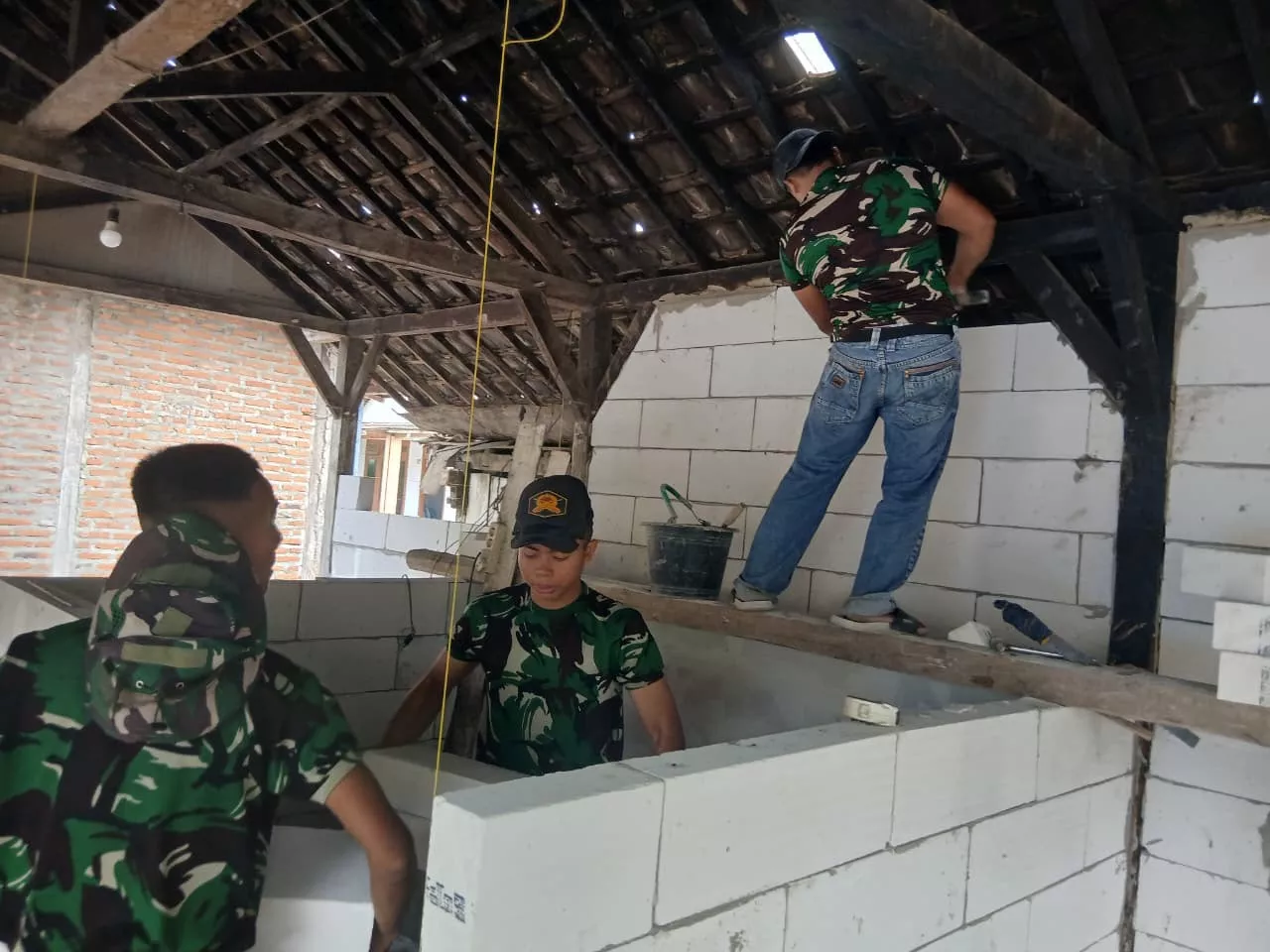 Satgas TMMD ke-130 Kodim Jombang Percepat Pembangunan RTLH di Desa Klitih