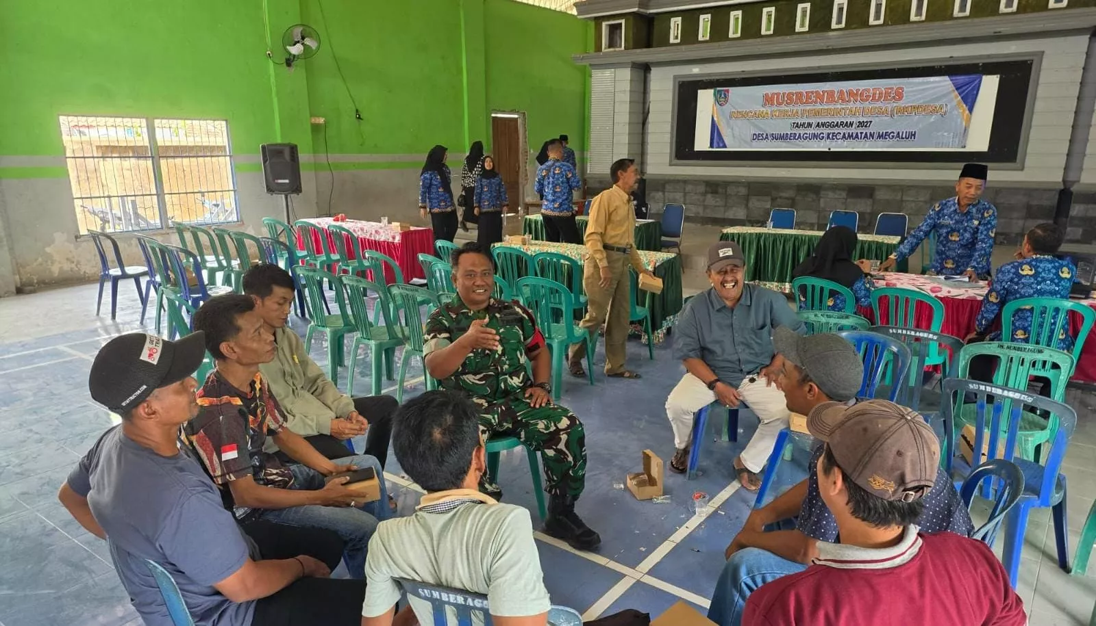 Babinsa Megaluh Pererat Silaturahmi dengan Warga Sumberagung