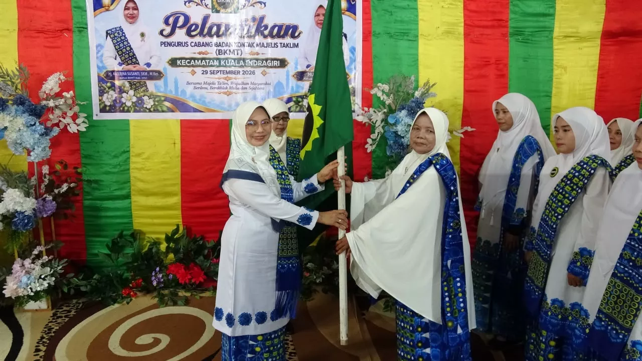 Ketua BKMT Inhil Kukuhkan Pengurus Cabang Kuindra