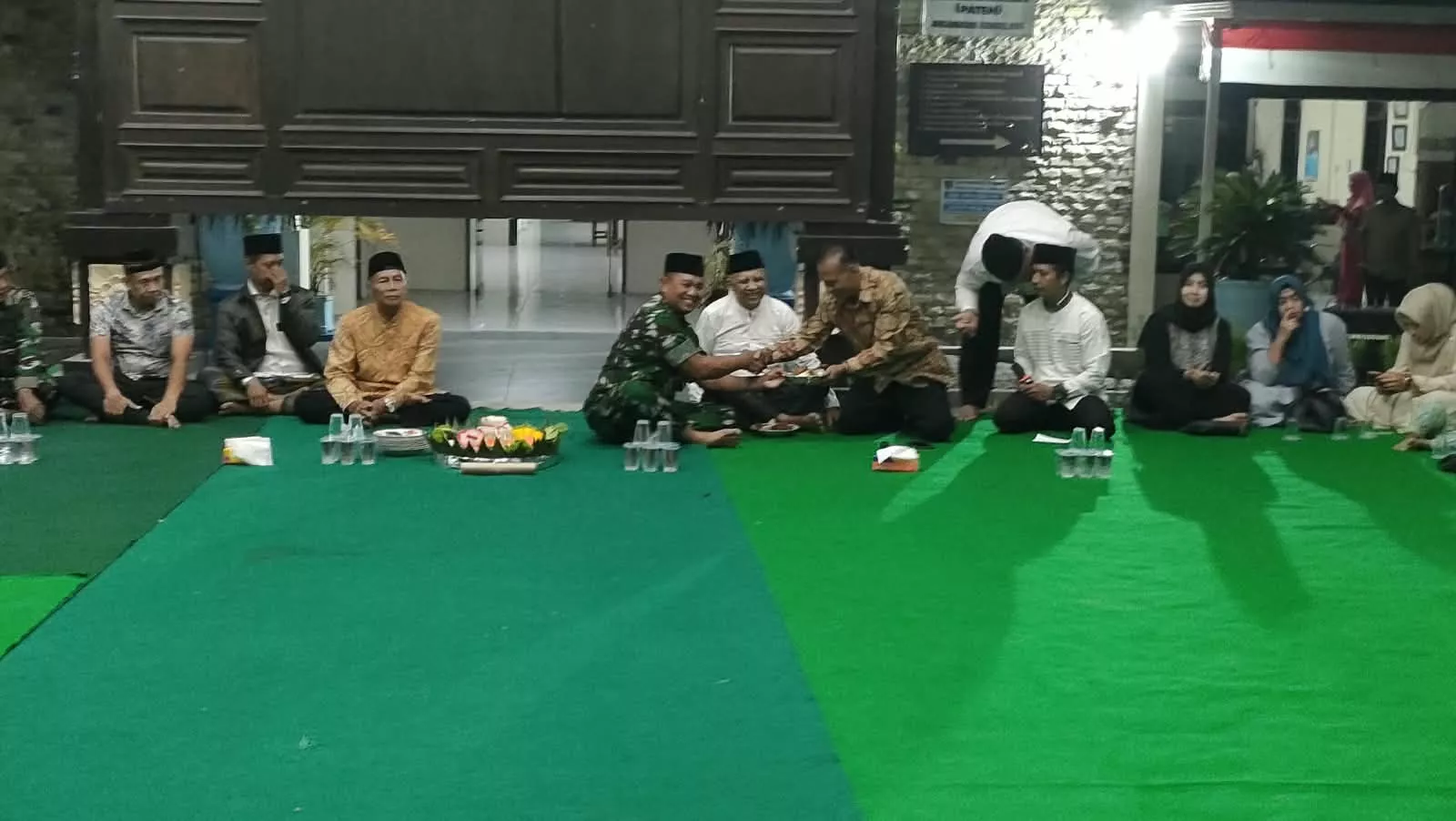 Danramil Tembelang Hadiri Acara Malam Tirakatan Peringatan HUT RI