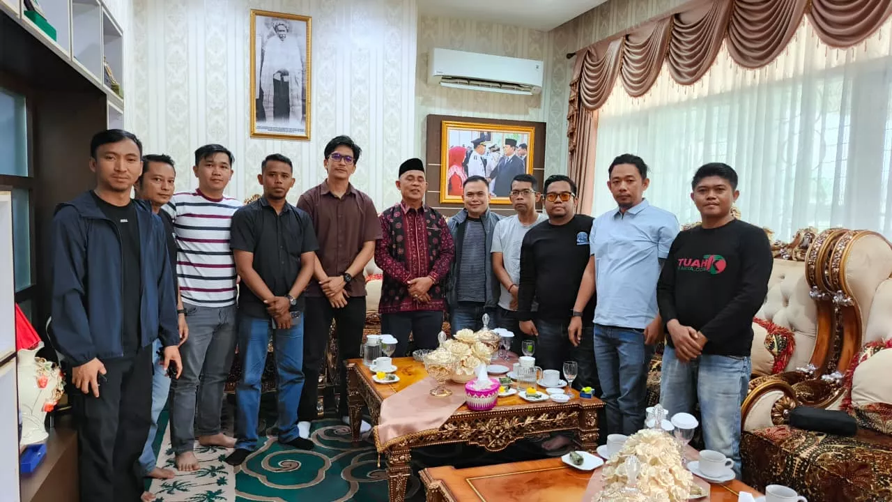 PWI Inhil Silaturahmi ke Bupati Herman Jelang Konferkab VI
