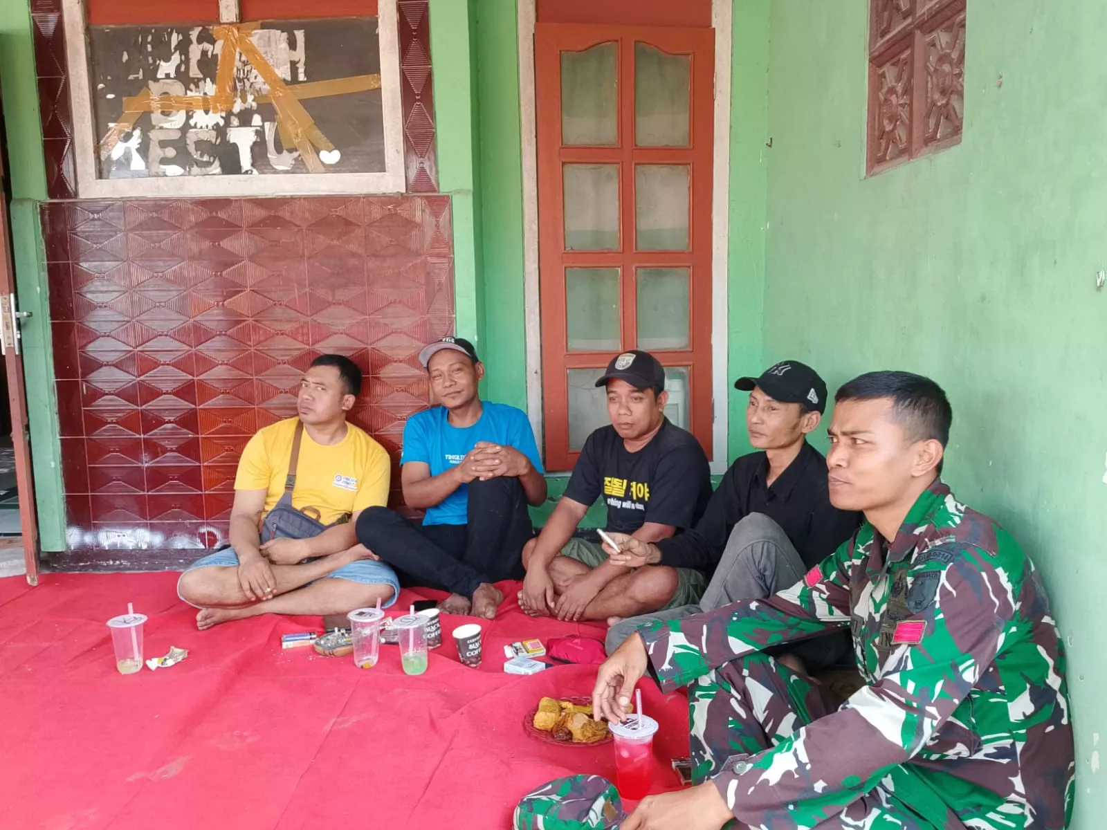 Babinsa Jogoroto Intensifkan Komunikasi Sosial dengan Warga Jarakkulon