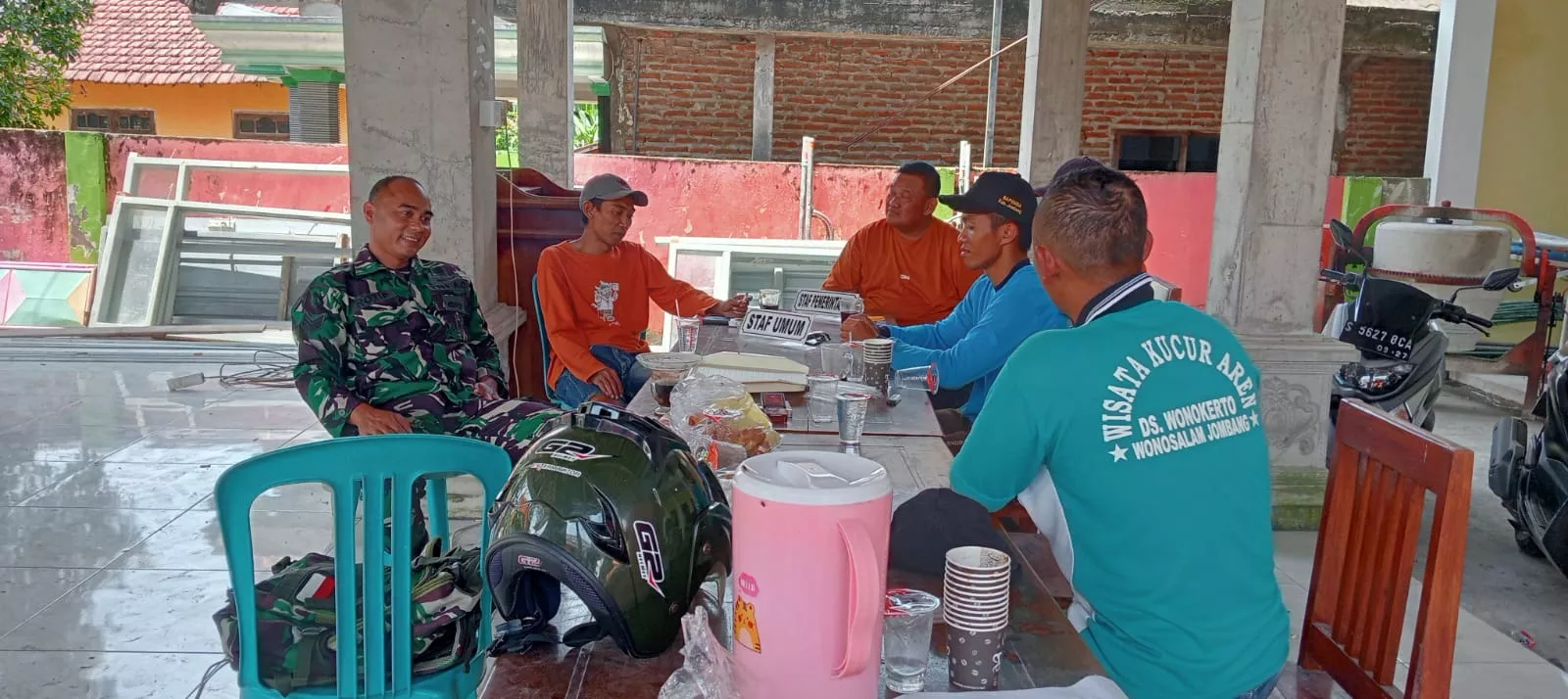 Babinsa Wonosalam Intensifkan Komunikasi Sosial dengan Warga Wonokerto
