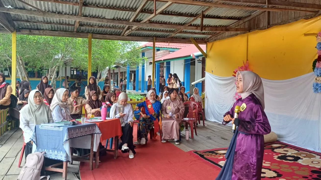 Hari ke Dua Bulan Bahasa di SMPN 1 Tanah Merah Meriah, Siswa Unjuk Bakat Lewat Mendongeng dan Berbalas Pantun