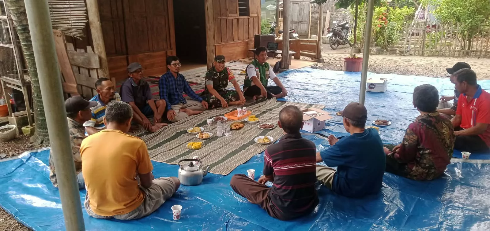 Babinsa Bareng Musyawarah dengan Warga Desa Nglebak