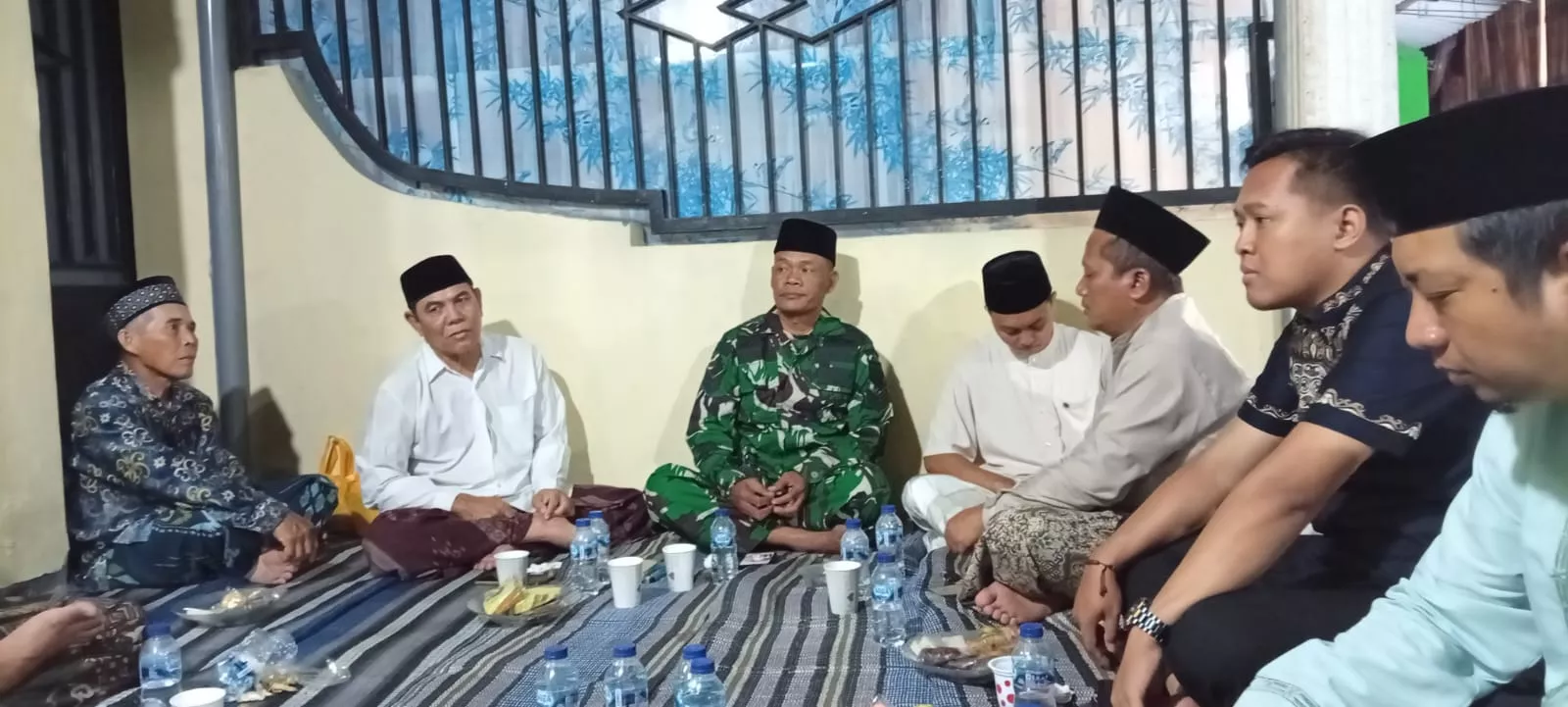 Anggota Koramil Mojoagung Hadiri Pengajian Umum di Gambiran